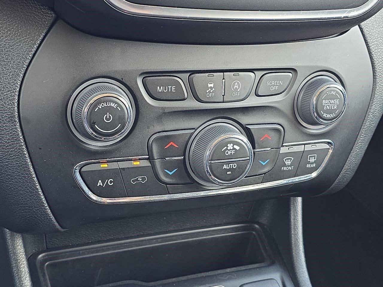 2023 Jeep Cherokee Altitude Lux