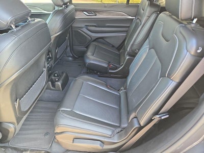 2023 Jeep Grand Cherokee L Limited 4x2