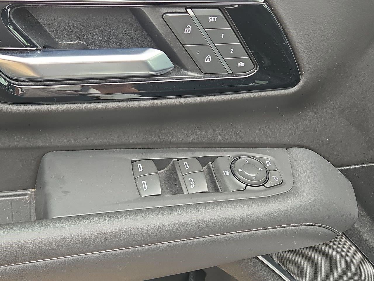 2025 Chevrolet Suburban LT