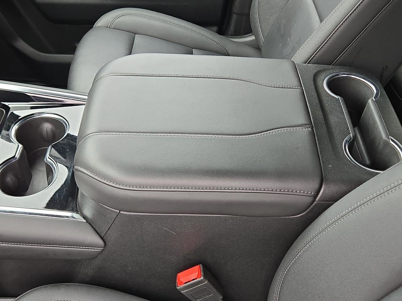 2025 Chevrolet Suburban LT