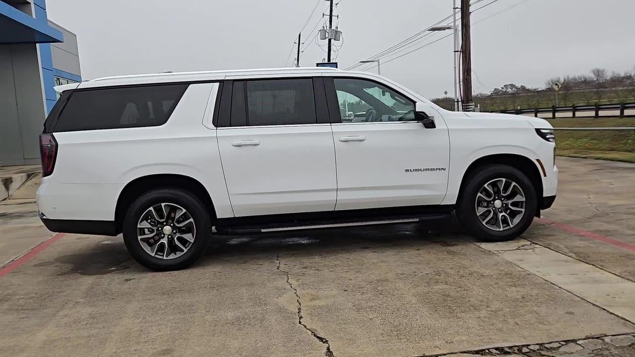 2025 Chevrolet Suburban LT