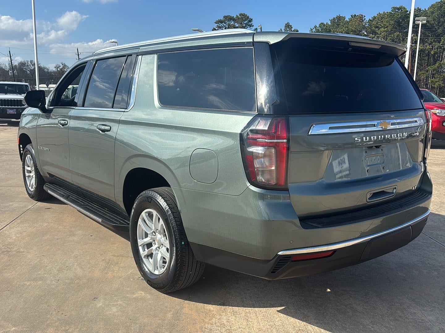 2024 Chevrolet Suburban LT