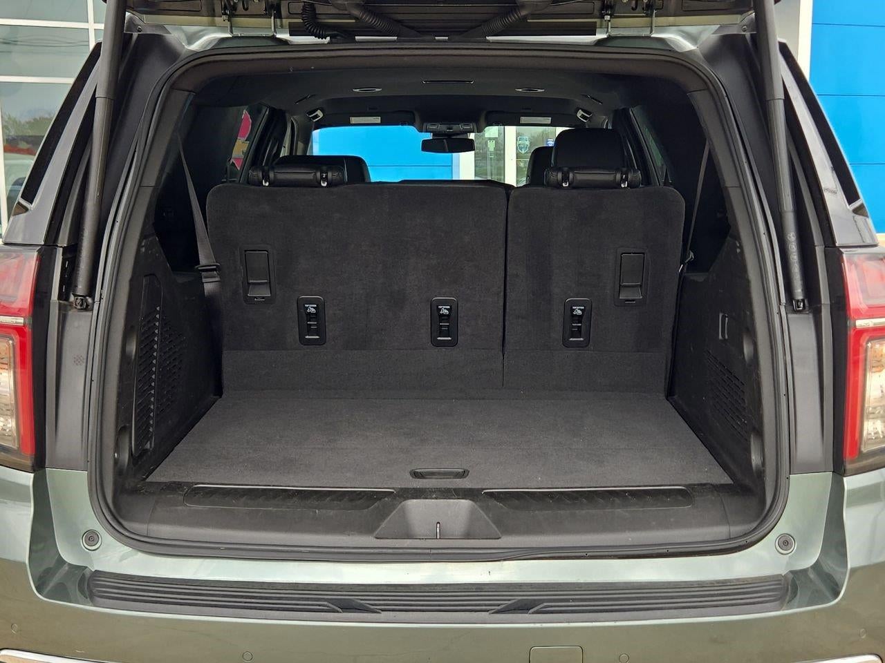 2024 Chevrolet Suburban LT