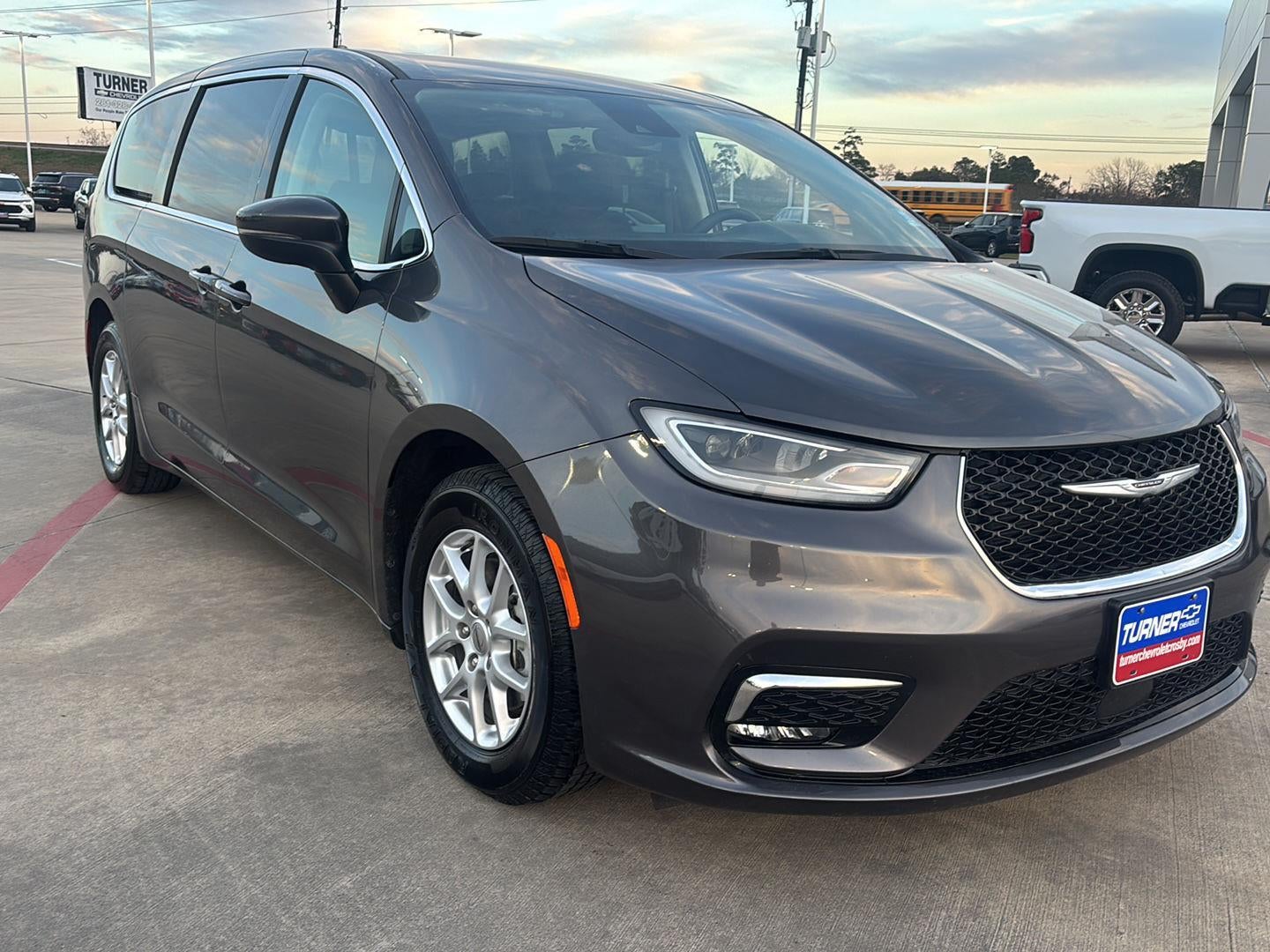 2023 Chrysler Pacifica Touring L