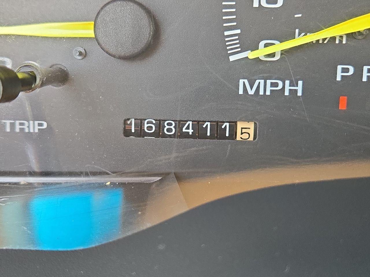 1995 GMC Sierra 1500 Club Cpe 141.5" WB