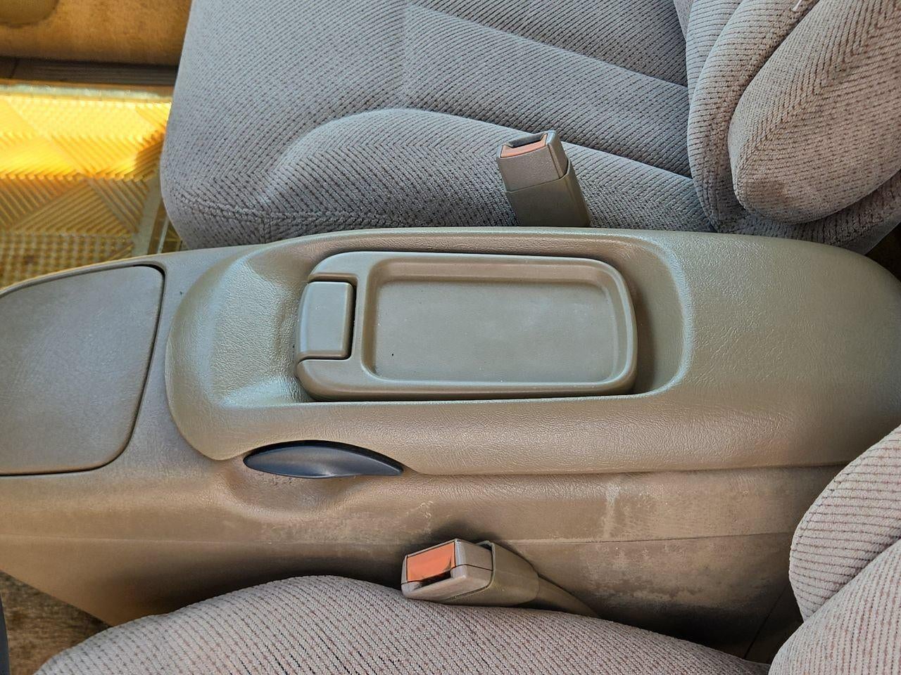 1995 GMC Sierra 1500 Club Cpe 141.5" WB