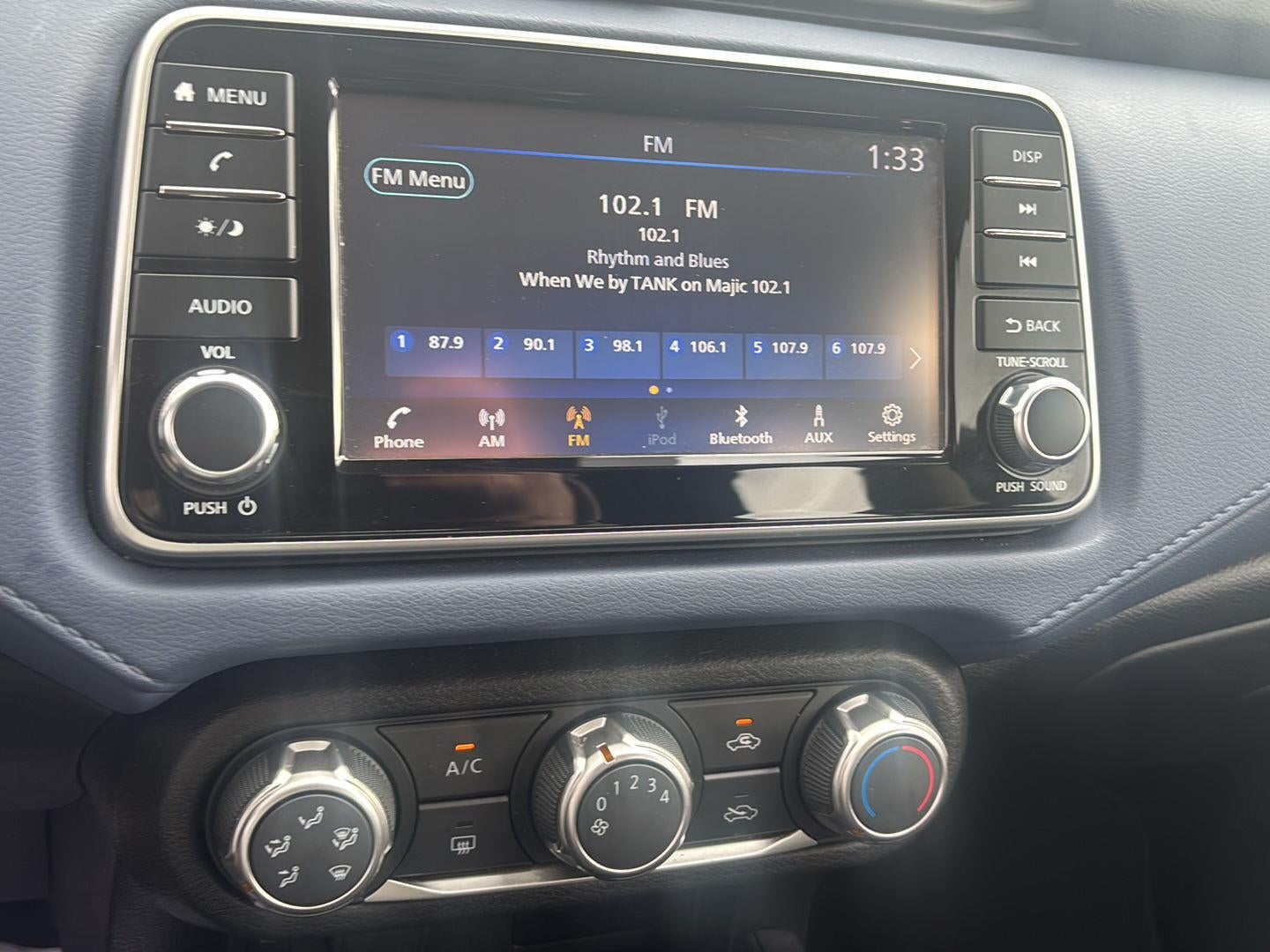 2023 Nissan Versa SV