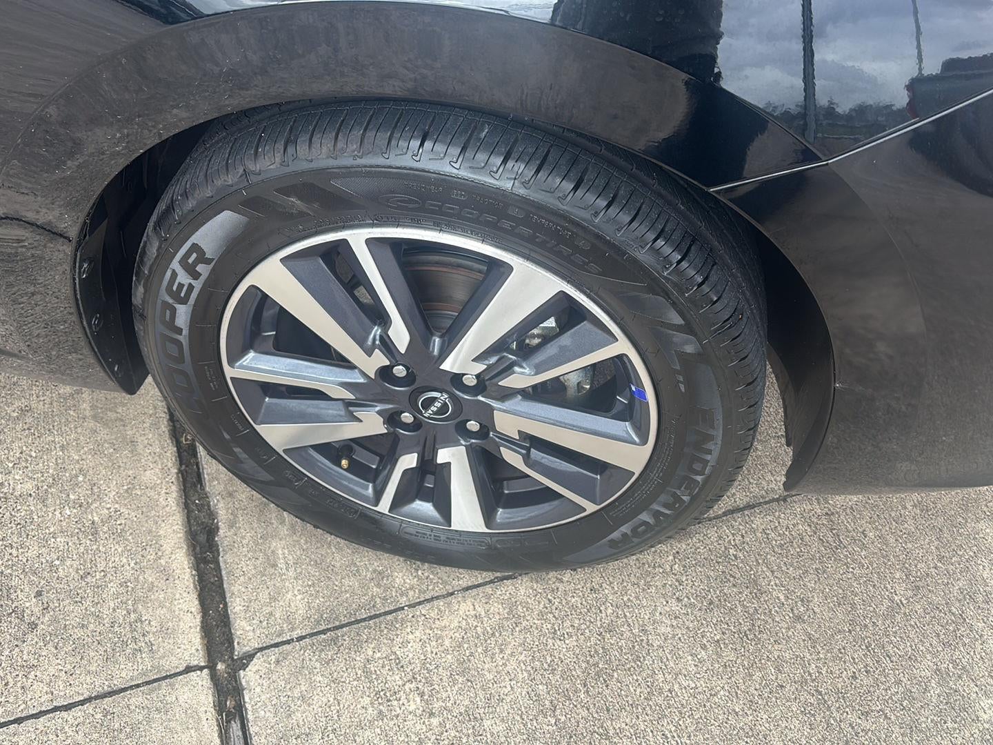 2023 Nissan Versa SV