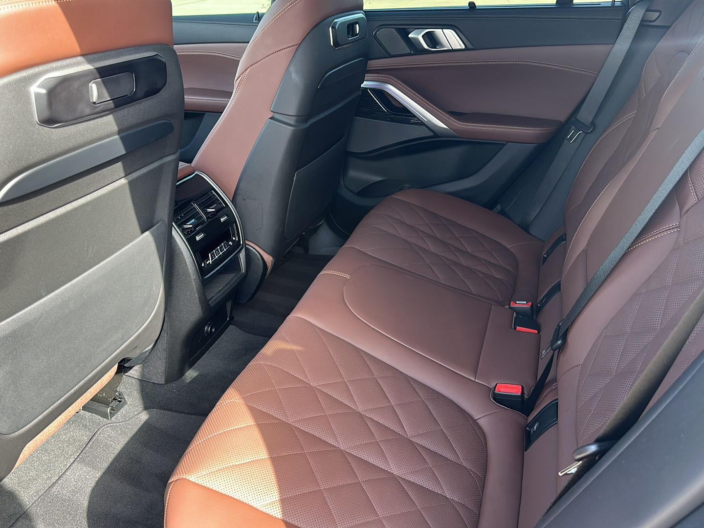 2025 BMW X6 xDrive40i