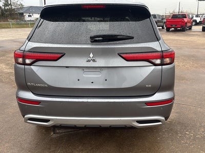 2024 Mitsubishi Outlander SE