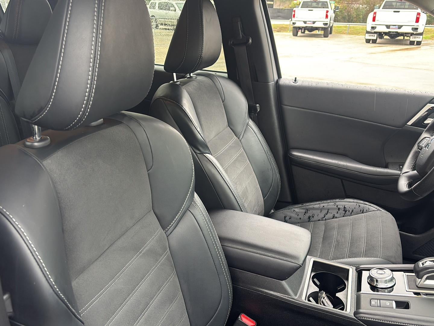 2024 Mitsubishi Outlander SE