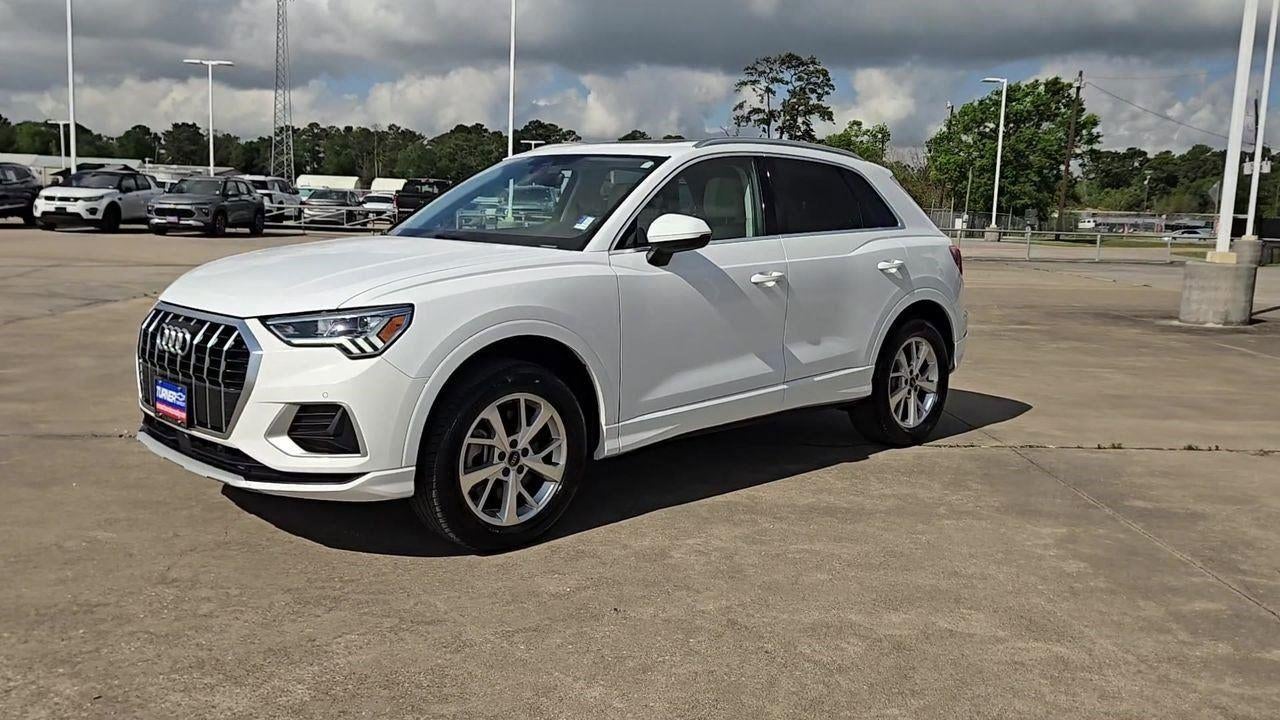 2023 Audi Q3 Premium